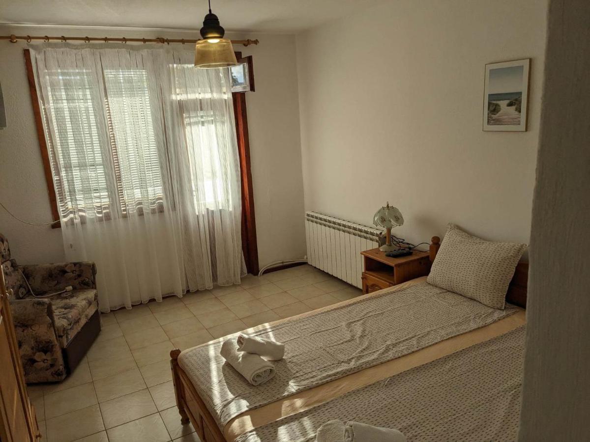 Цвета Hotel Sinemoretz Luaran gambar